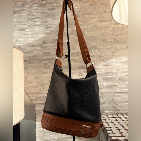 Beautiful and clean Valentina convertible leather bag. - Picture 9 of 9